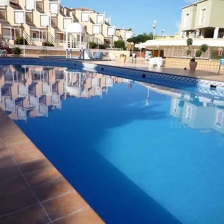 Bonito Apartamento Complejo Orlando *
